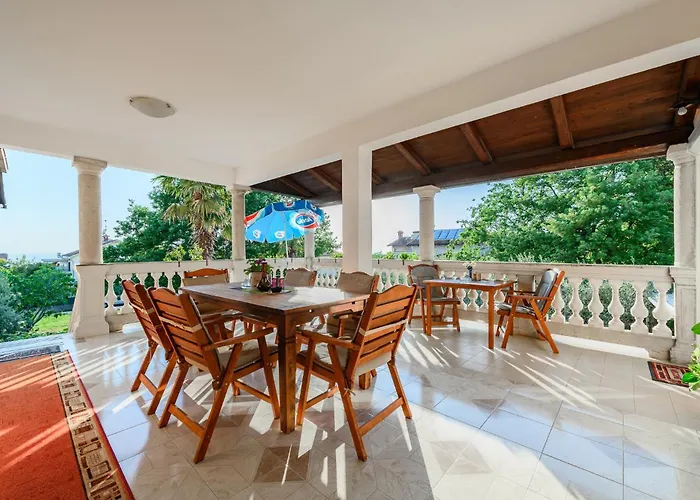 House Alma Lejlighed *