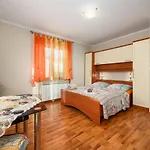 House Alma פורץ