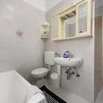 House Alma דירה *